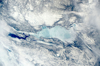 Illustration for article titled Who Cracked The Planet? Ice Shatters In Spring Melt